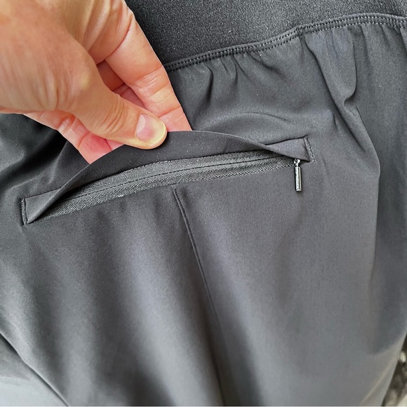 Athleta Cosmic Bermuda Shorts Black Sz 24 - Picture 7 of 14